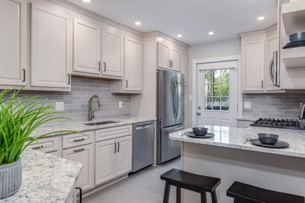 Backsplash- Chic Grey Glossy